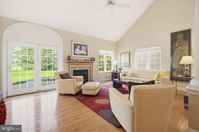 704 WOODFIELD DR, Lititz, PA 17543