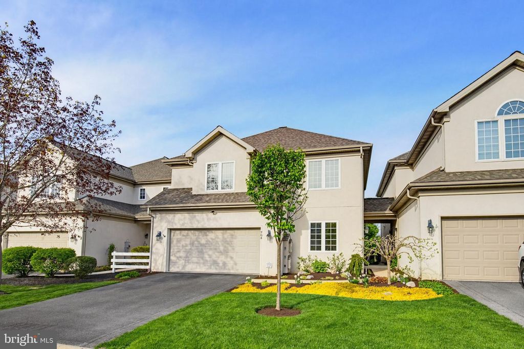 704 WOODFIELD DR, Lititz, PA 17543
