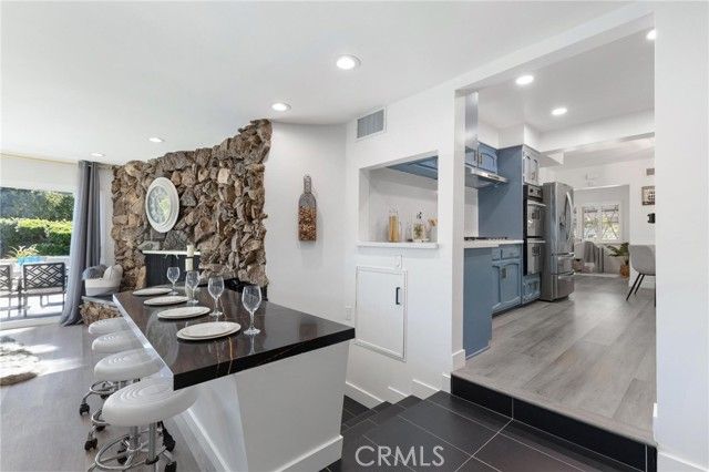 8356 Vanalden Avenue, Northridge (los Angeles), CA 91324