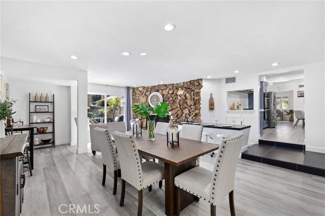 8356 Vanalden Avenue, Northridge (los Angeles), CA 91324