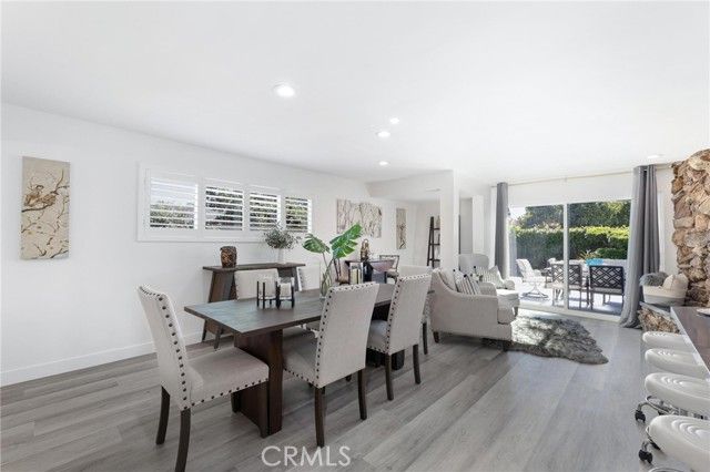 8356 Vanalden Avenue, Northridge (los Angeles), CA 91324