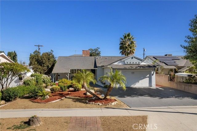 8356 Vanalden Avenue, Northridge (los Angeles), CA 91324