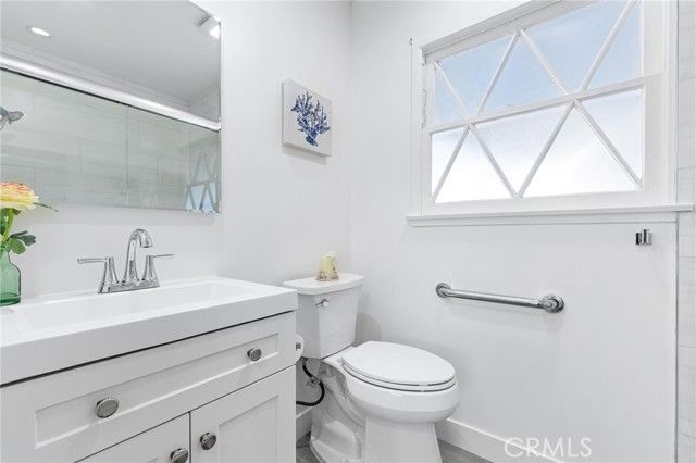 8356 Vanalden Avenue, Northridge (los Angeles), CA 91324