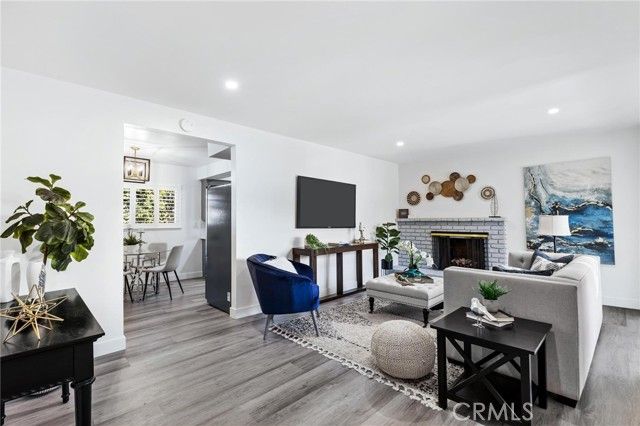 8356 Vanalden Avenue, Northridge (los Angeles), CA 91324