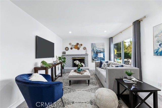 8356 Vanalden Avenue, Northridge (los Angeles), CA 91324