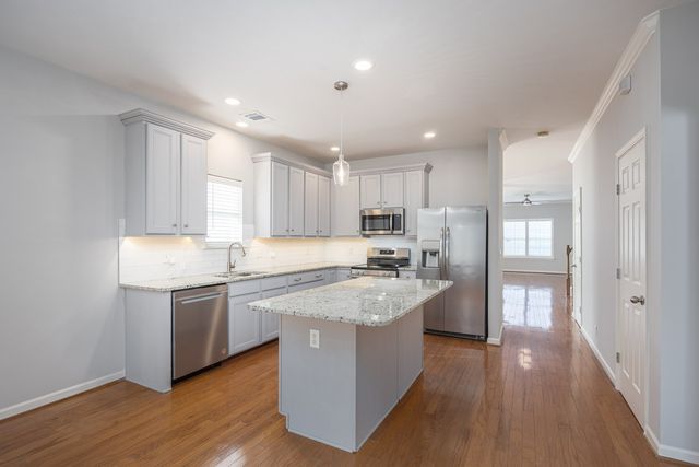 815 Barrington Place Dr, Brentwood, TN 37027