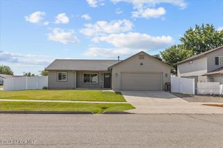 1601 N Summer Rose St, Post Falls, ID 83854