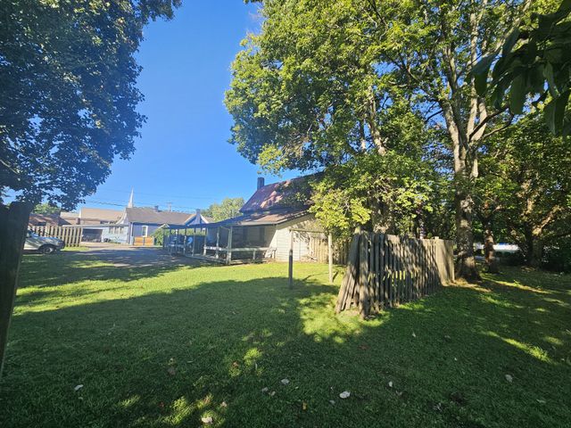 102 Cowan St, W, Cowan, TN 37318