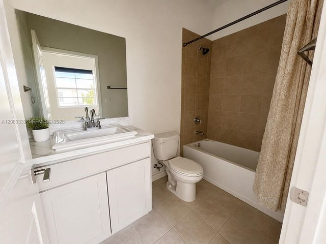 460 NE 4th Ln, Florida City, FL 33034