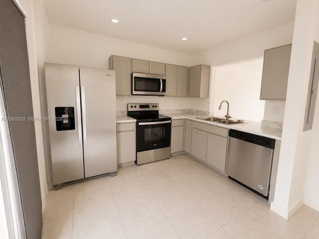 460 NE 4th Ln, Florida City, FL 33034