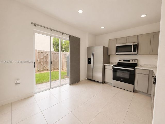 460 NE 4th Ln, Florida City, FL 33034