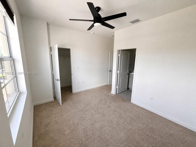 460 NE 4th Ln, Florida City, FL 33034