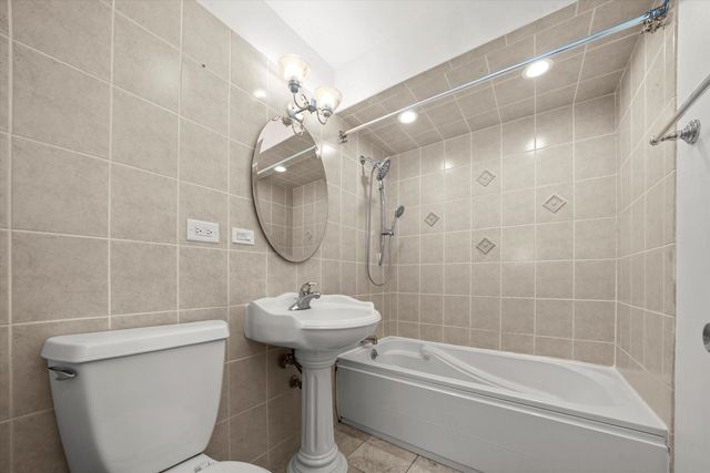 6968 W Belmont Avenue 3, Chicago, IL 60634