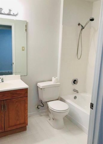 15340 SW 106th Ter 819, Miami, FL 33196