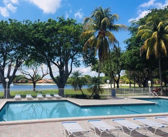 15340 SW 106th Ter 819, Miami, FL 33196