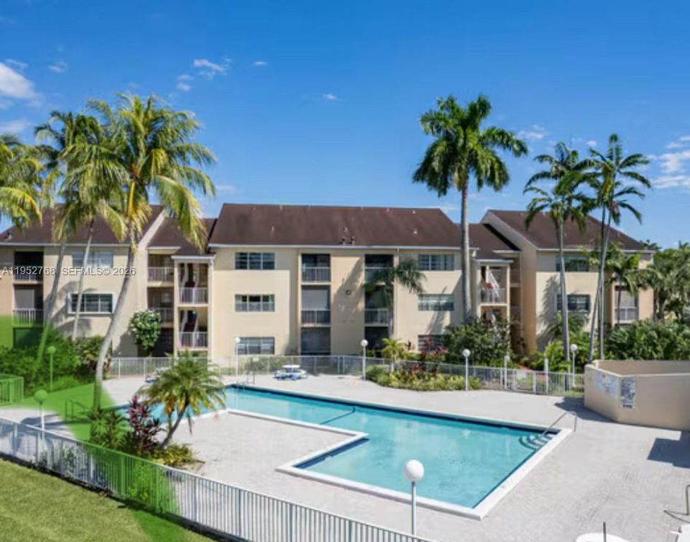 15340 SW 106th Ter 819, Miami, FL 33196