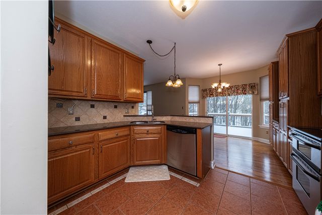 403 Saint James Ct, Cranberry Twp, PA 16066