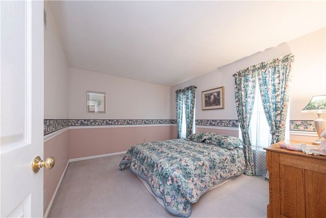 403 Saint James Ct, Cranberry Twp, PA 16066