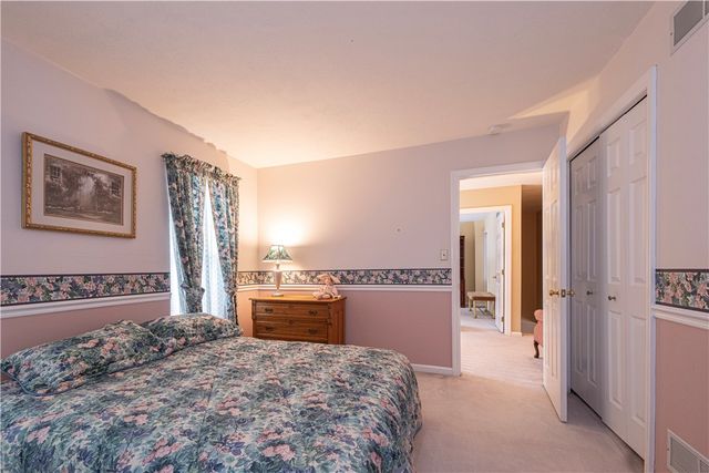 403 Saint James Ct, Cranberry Twp, PA 16066