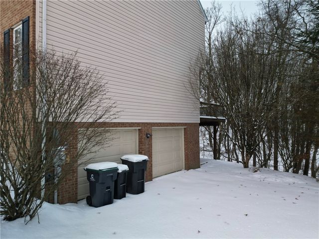 403 Saint James Ct, Cranberry Twp, PA 16066