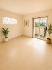 680 Miller Dr W405, Miami Springs, FL 33166
