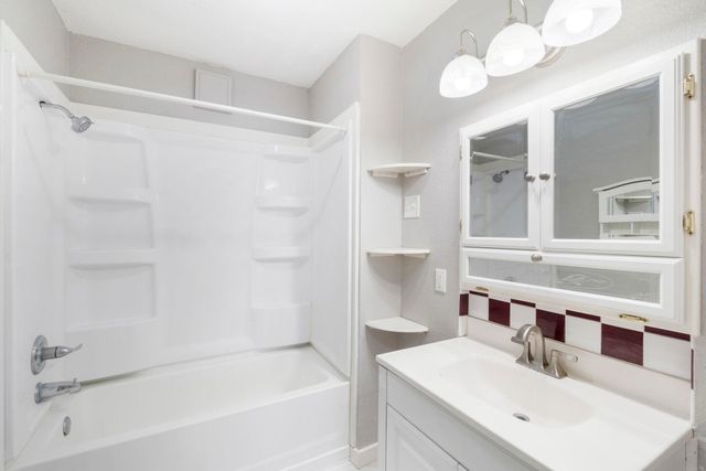 1843 Forest Avenue, Waterloo, IA 50702