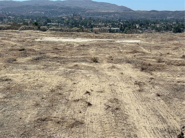 4020 Charlton Avenue, Hemet, CA 92544