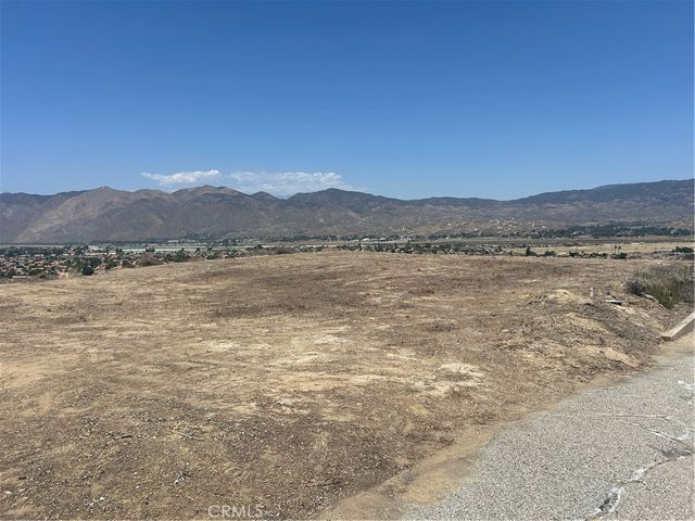 4020 Charlton Avenue, Hemet, CA 92544