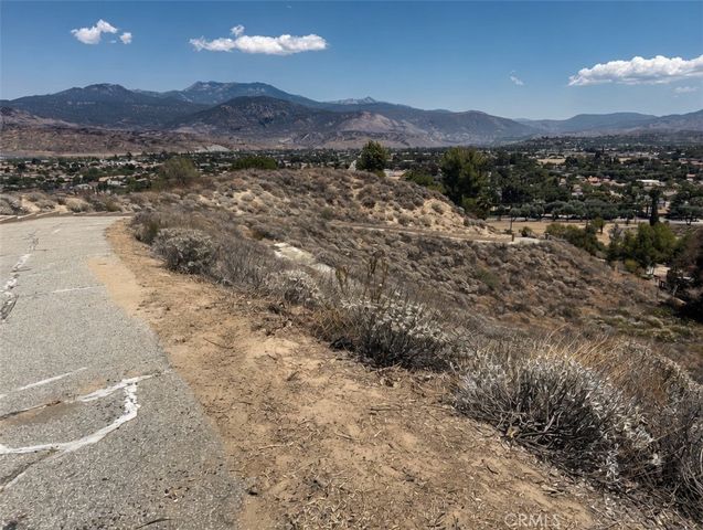 4020 Charlton Avenue, Hemet, CA 92544