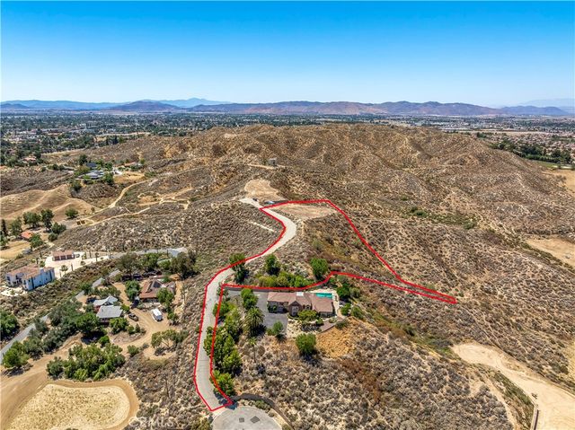 4020 Charlton Avenue, Hemet, CA 92544