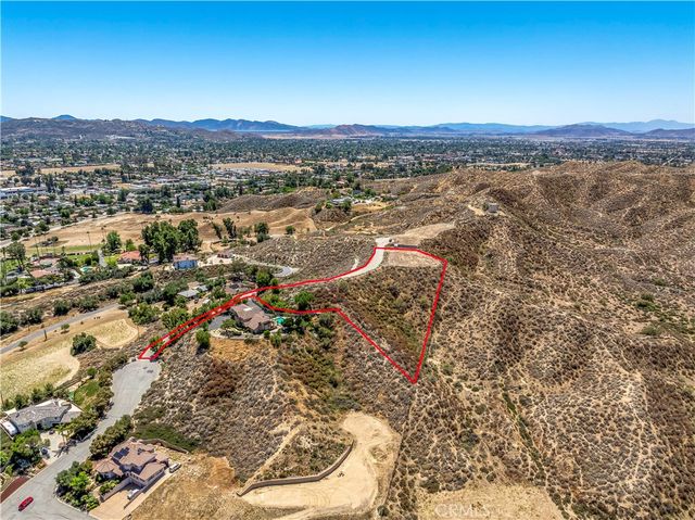 4020 Charlton Avenue, Hemet, CA 92544