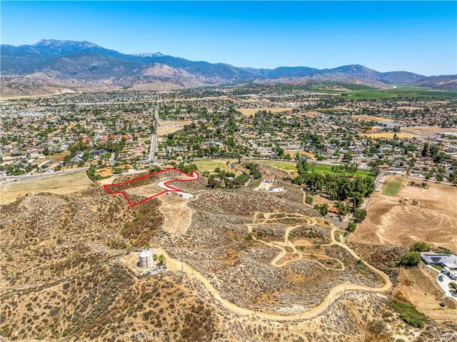 4020 Charlton Avenue, Hemet, CA 92544