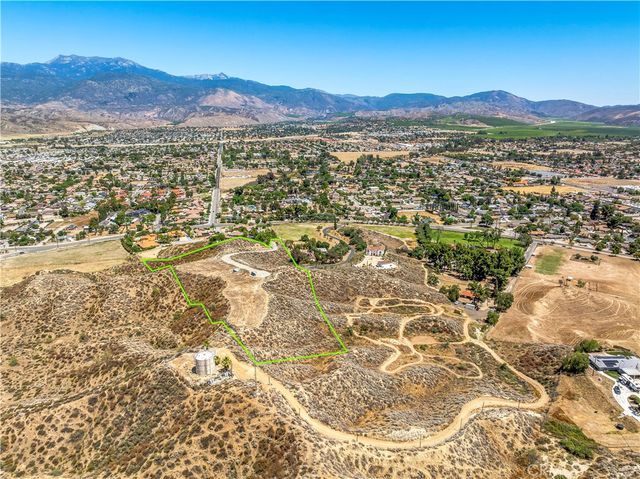 4020 Charlton Avenue, Hemet, CA 92544