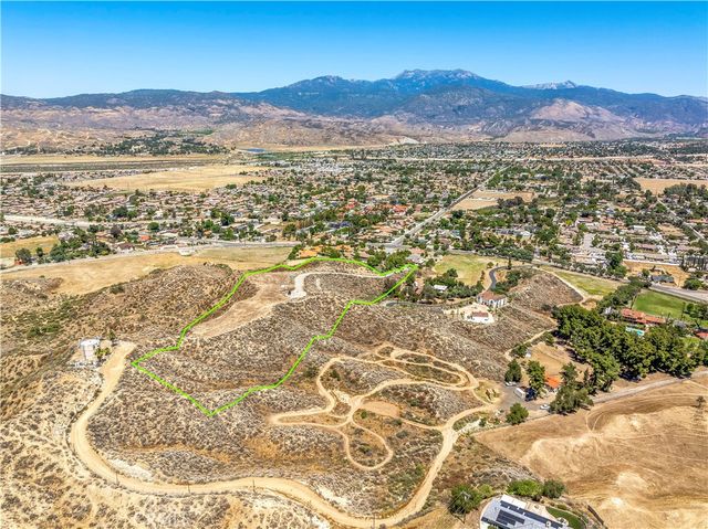 4020 Charlton Avenue, Hemet, CA 92544