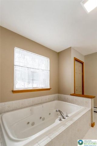 95 Benns Hill Road, Washington Twp, PA 18013