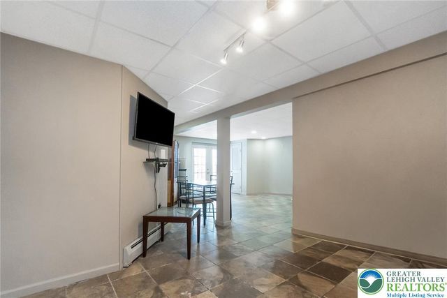 95 Benns Hill Road, Washington Twp, PA 18013