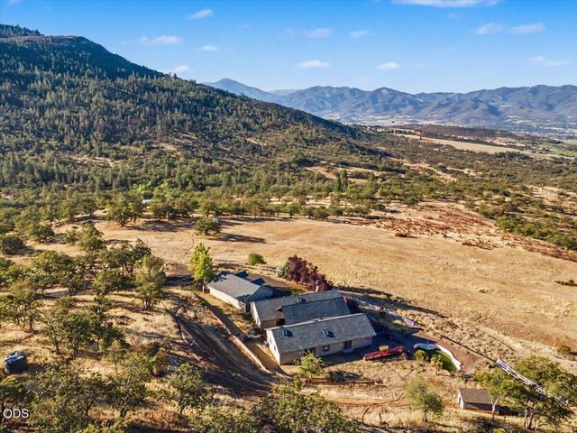 6590 Hillcrest Road, Medford, OR 97504