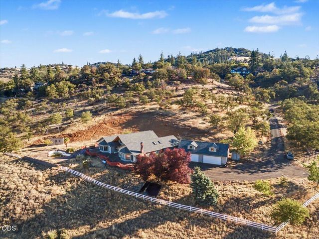 6590 Hillcrest Road, Medford, OR 97504
