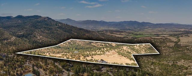 6590 Hillcrest Road, Medford, OR 97504