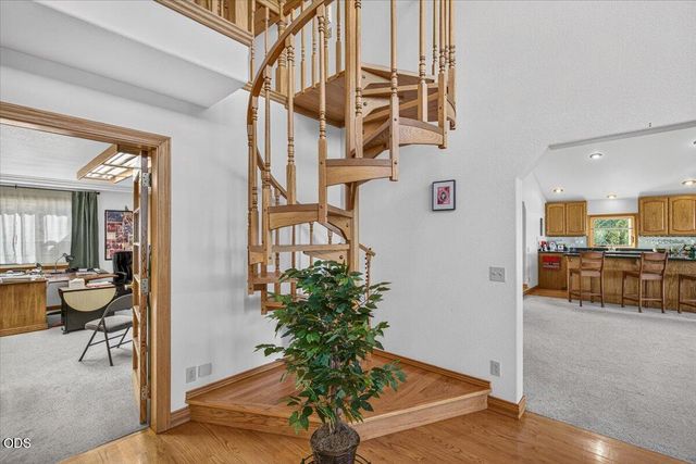 6590 Hillcrest Road, Medford, OR 97504
