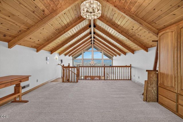 6590 Hillcrest Road, Medford, OR 97504