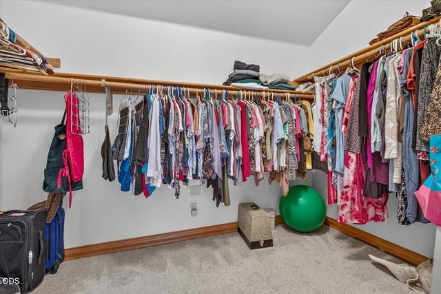 6590 Hillcrest Road, Medford, OR 97504