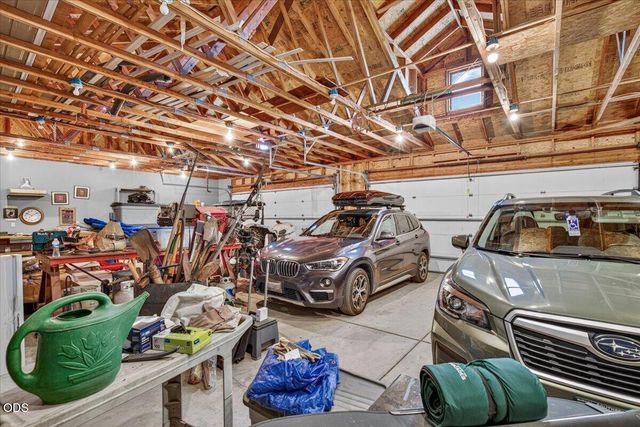 6590 Hillcrest Road, Medford, OR 97504