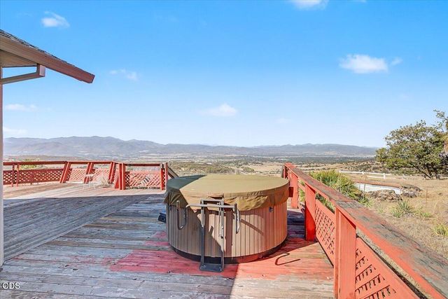 6590 Hillcrest Road, Medford, OR 97504