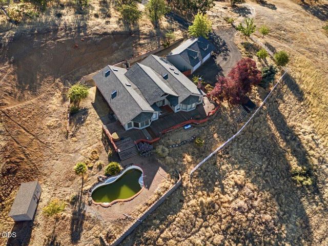 6590 Hillcrest Road, Medford, OR 97504