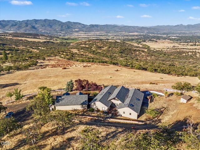 6590 Hillcrest Road, Medford, OR 97504