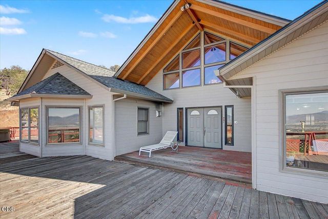6590 Hillcrest Road, Medford, OR 97504