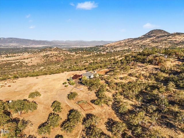 6590 Hillcrest Road, Medford, OR 97504
