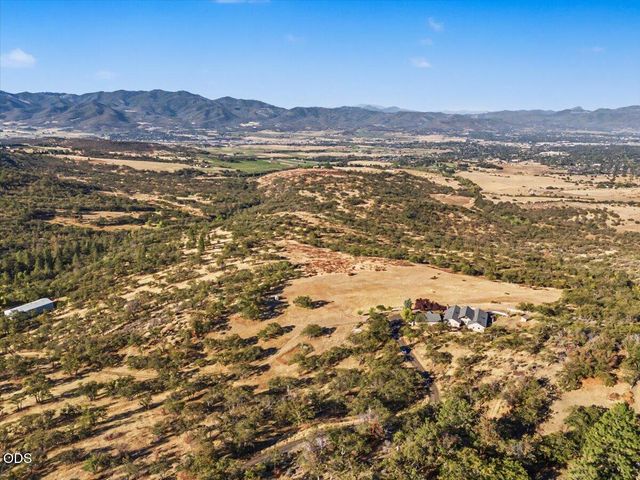 6590 Hillcrest Road, Medford, OR 97504