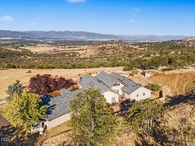 6590 Hillcrest Road, Medford, OR 97504